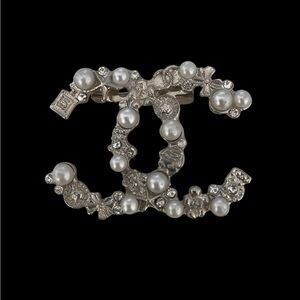 Silver tone and White Bead & Crystal Brooch